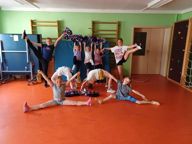 Foto: Tanzen bei den Ferienhits 2024